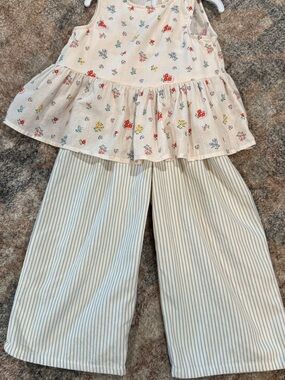 Cath Kids two piece floral Pants Set size 5-6